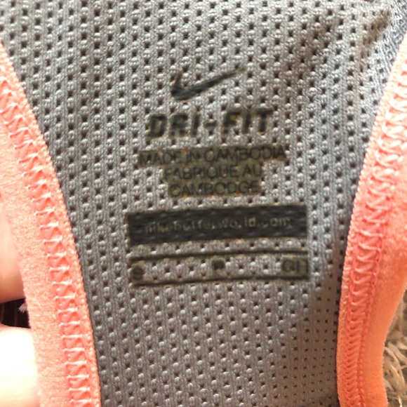 EUC Nike Dri-Fit Tank ➰ - Picture 4 of 4